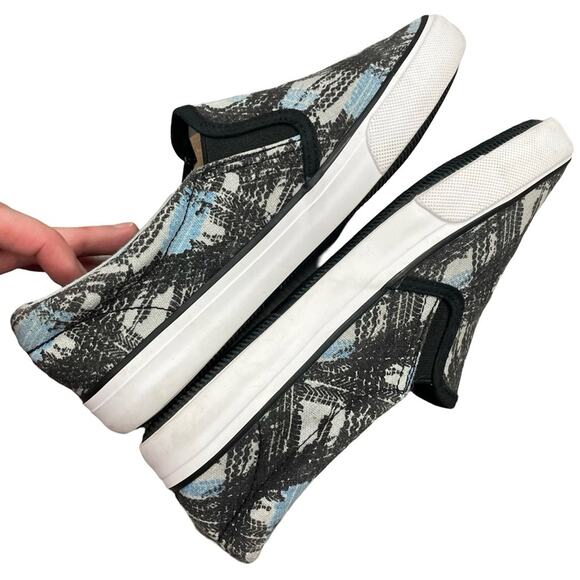 Lily and Dan Memory Foam Canvas Tire Tracks Sneakers Size 2 / 3 - Picture 4 of 7